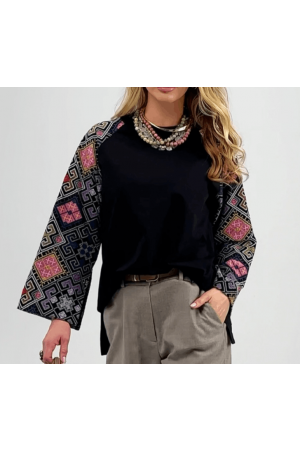 T-shirt Blouse Embroidered design