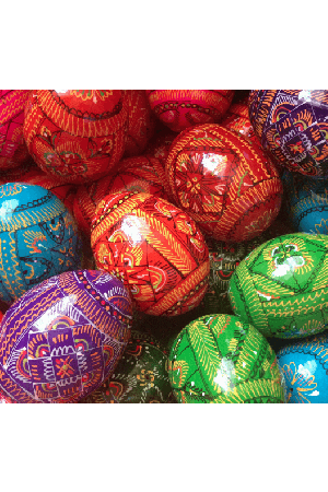 wooden-pysanka-geometric-design